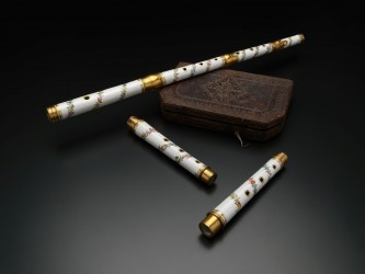 ANONYMOUS - Porcelain transverse Flute in D-flat by unidentified german maker 